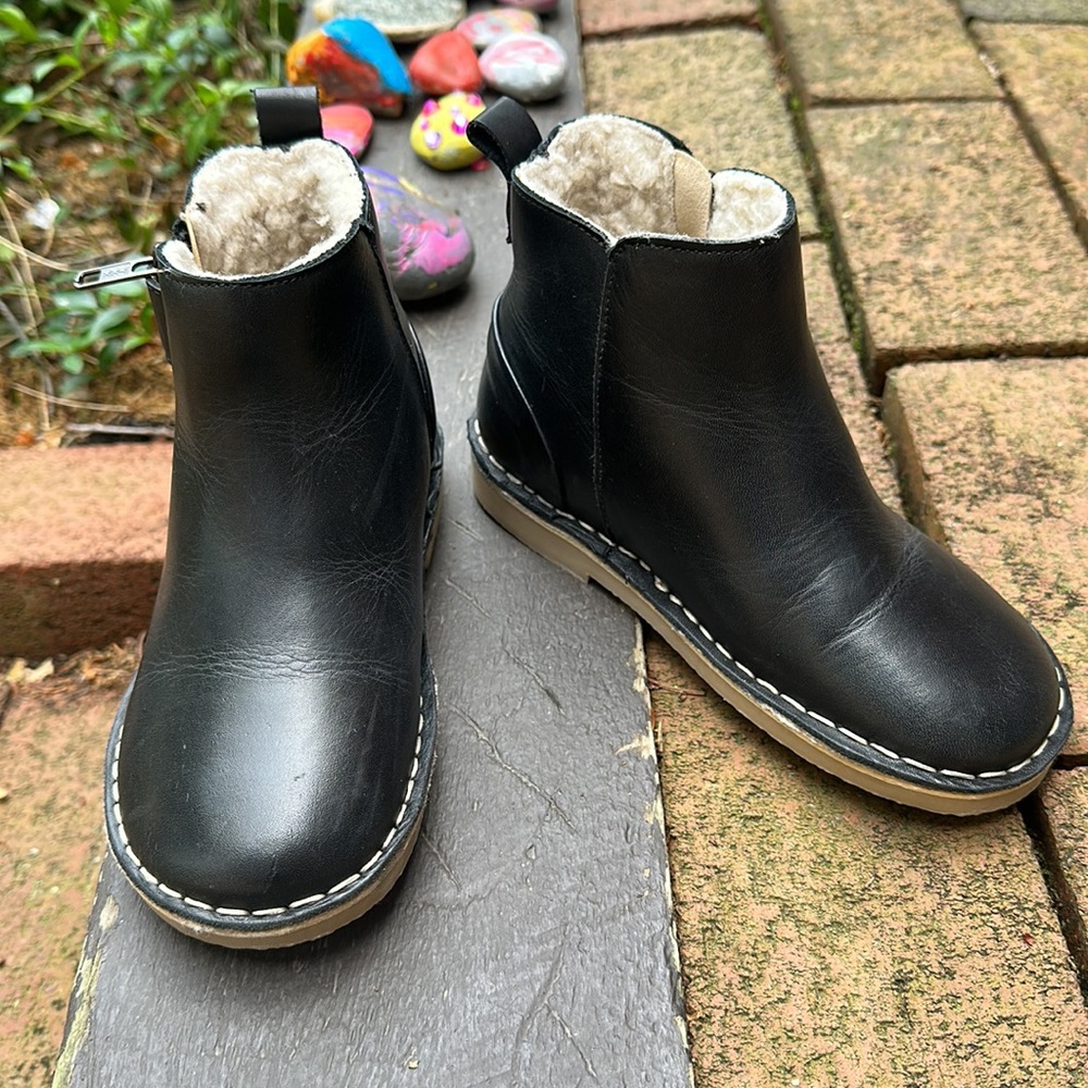 Young soles- WINSTON WOOL-LINED KIDS ANKLE BOOT BLACK LEATHER